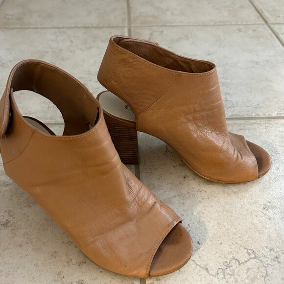 Crown Vintage Peep Toe, stack heel slingback booties size 6 - Picture 2 of 5